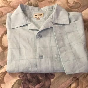 Men’s short sleeve shirt size m in a windowpane design light green